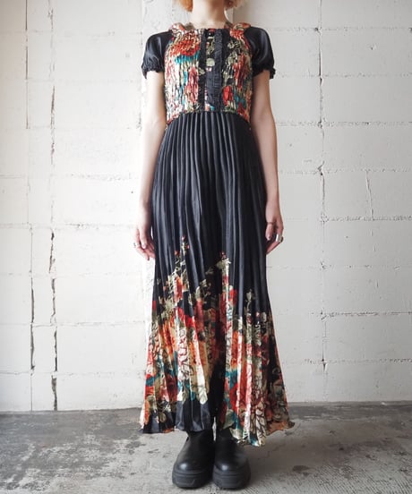 Flower Motif Pleated Dress BKPI
