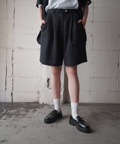 Tuck Shorts BK