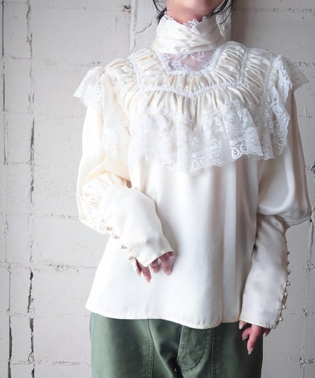 GUNNESAX Leg Of Mutton Sleeve Satin × Lace Blouse IV