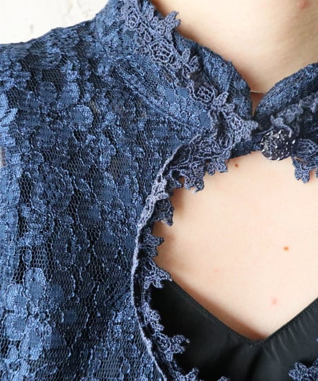 Peekaboo Lace Dress NV