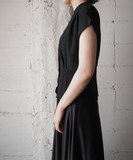 Shoulder Gather Collarless Blouse BK