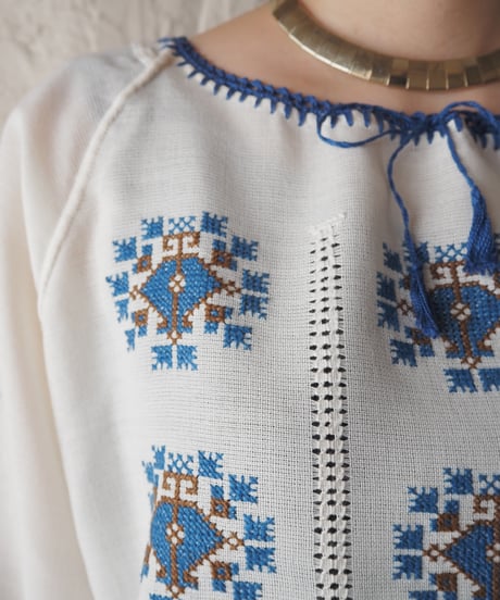 1960~70's Euro Embroidery Smock IVBL