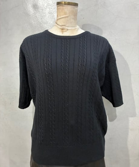 S/S Cable Knit BK