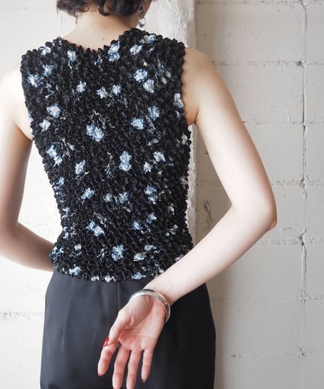 Sleeveless Flower Pattern Popcorn BK WH