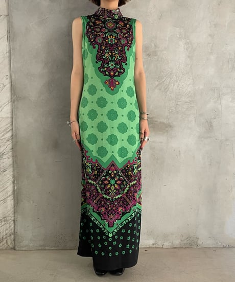 Psychedelic Pattern Mock Neck Dress GNBK
