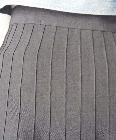 Theory Cutoff Pleated Mini Skirt DGR