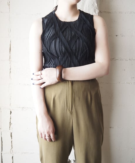Pleated Sleeveless Blouse BK