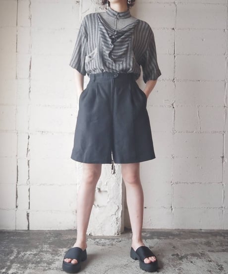 Linen Tuck Shorts BK