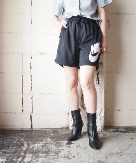 NIKE Logo Shorts BK