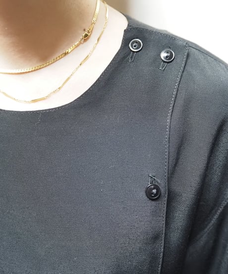 Side Button Collarless Blouse BK