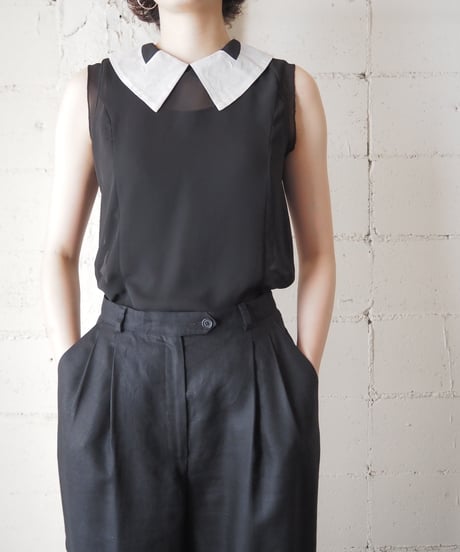 Bicolor Sleeveless Collar Blouse BK WH