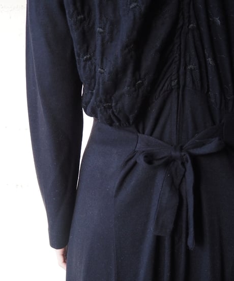 Flower Embroidery Switching Dress BK