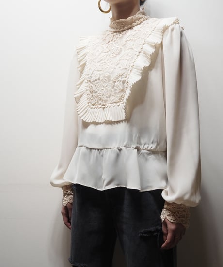 Lace × Tuck Frill Blouse LBE