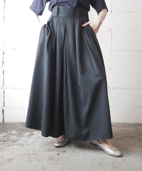 Tuck Flare Skirt BK