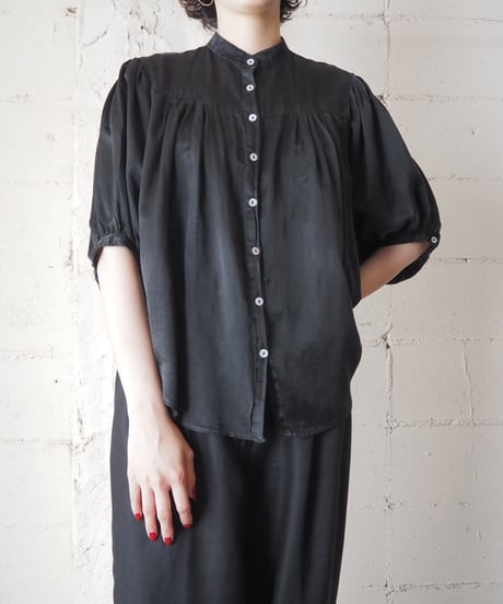 Stand Collar Voiume Sleeve Blouse BK