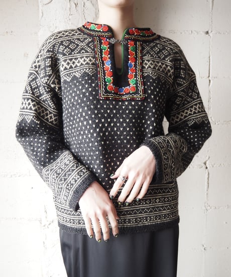 Metal Hook Embroidery Nordic Sweater DGRWH
