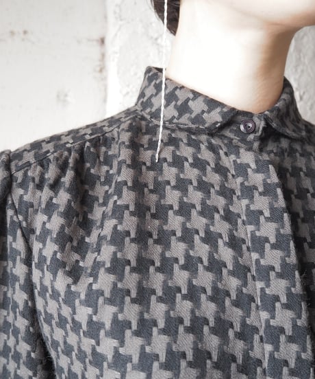 1970-80's Euro Hounds Tooth Wool Blouse BK GR
