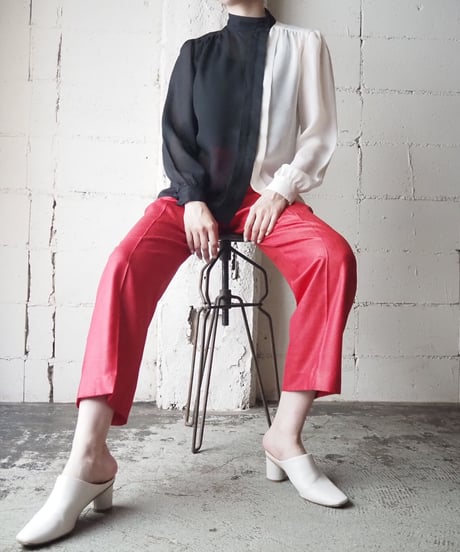 Bicolor Pleated Blouse BKWH