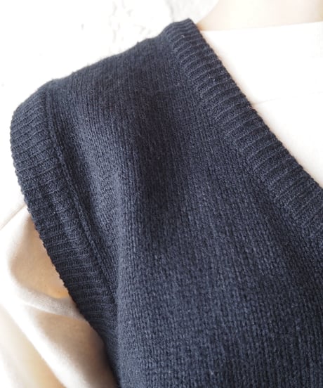Vneck Knit Vest BK