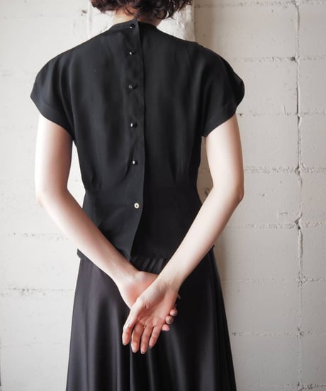 Shoulder Gather Collarless Blouse BK