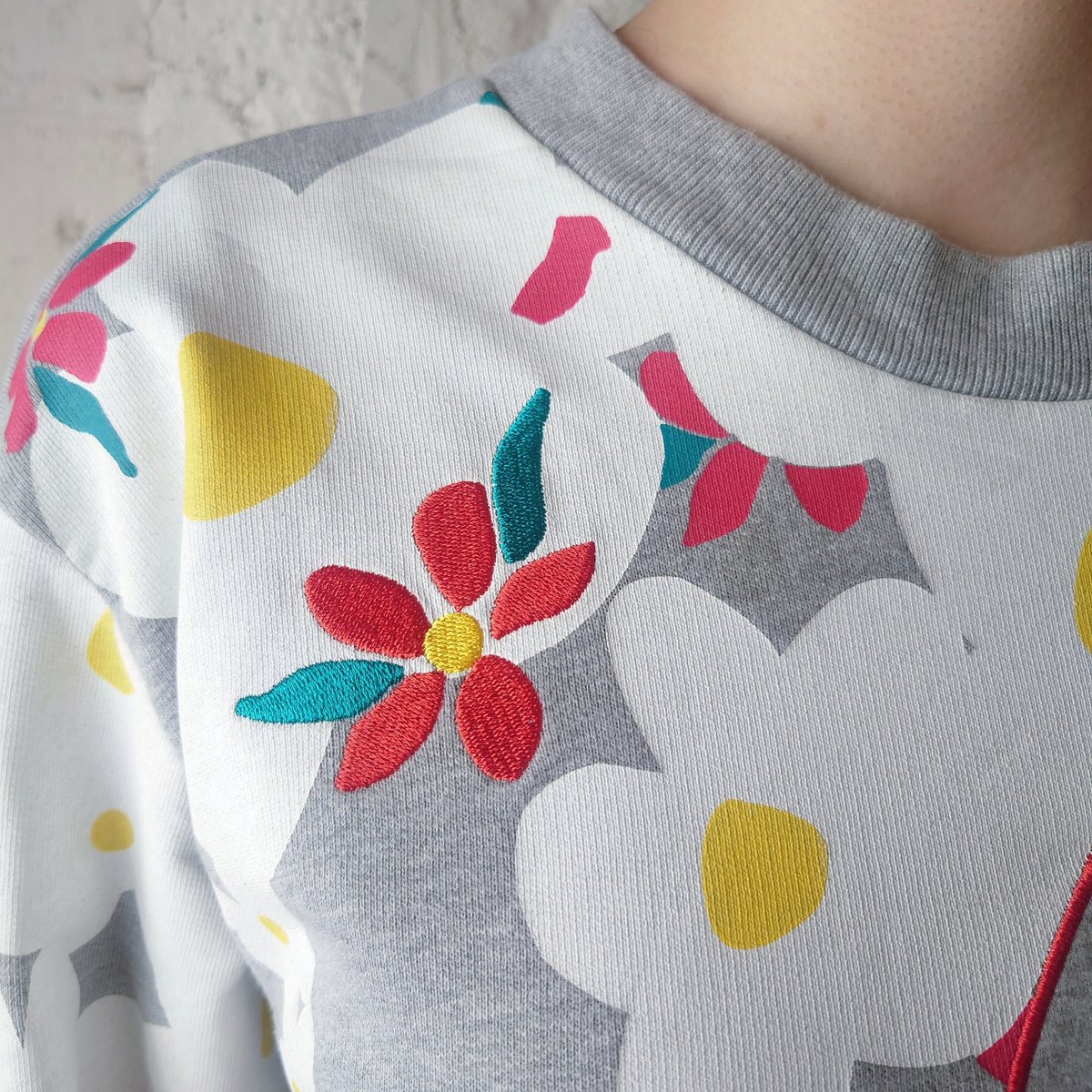 希少】 × Pharrell Williams デイジー刺繍 adidas PHARRELL WILLIAMS