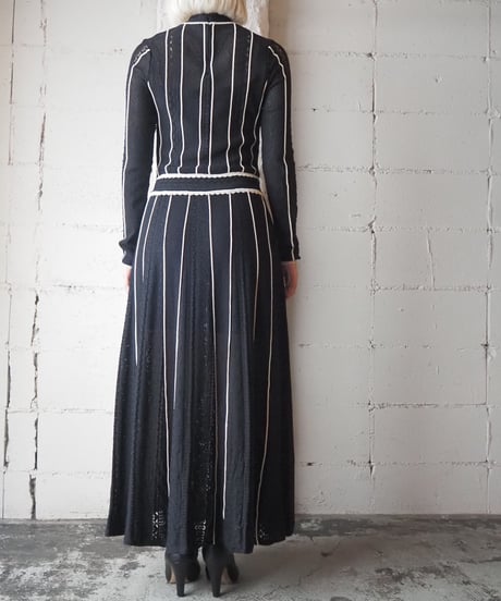 White Line Mock Neck Knit Dress BKWH