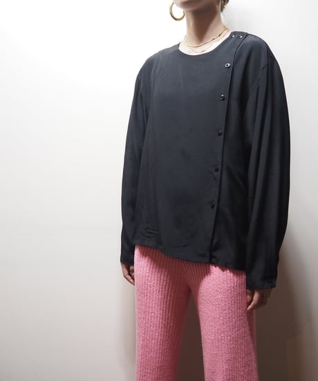Side Button Collarless Blouse BK