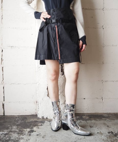 Side Pleated Design Mini Skirt BK