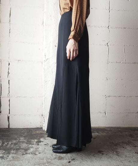 Seethrough Design Hem Skirt BK