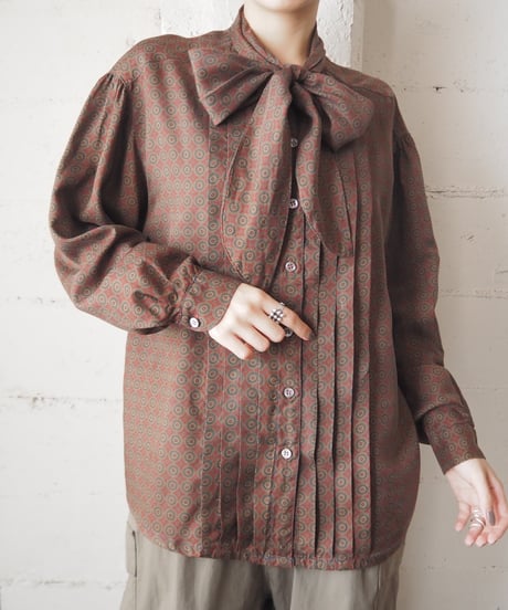 Small Pattern Boe Tie Blouse BUR