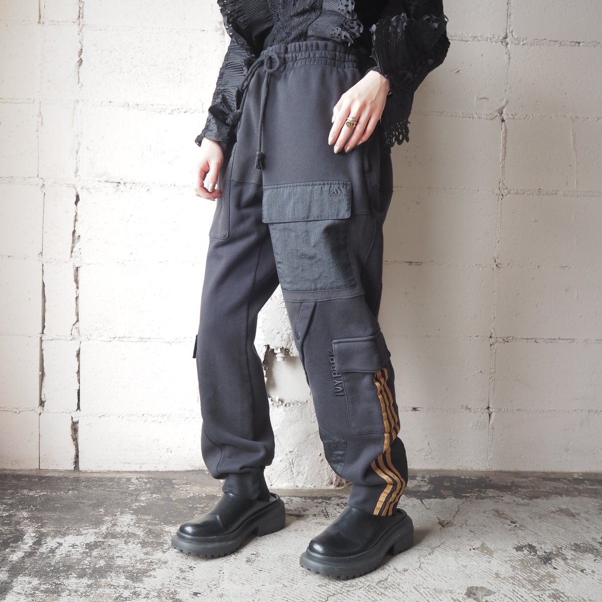 adidas×IVYPARK Cargo Sweat Pants BK BR | Orfeo