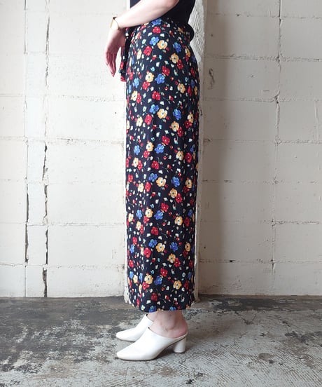 Wrap Design Flower Pattern Tight Skirt BK