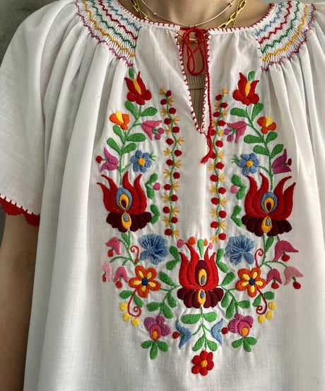 1980's Hungary Embroidery S/S Tunic REWH