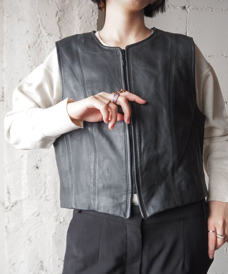 Zip Up Leather Vest BK