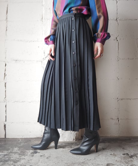 Side Button Pleated Skirt BK
