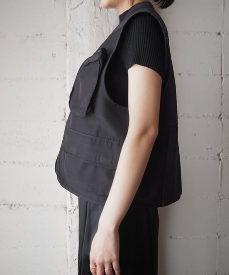 Many Pocket Tech Vest BK
