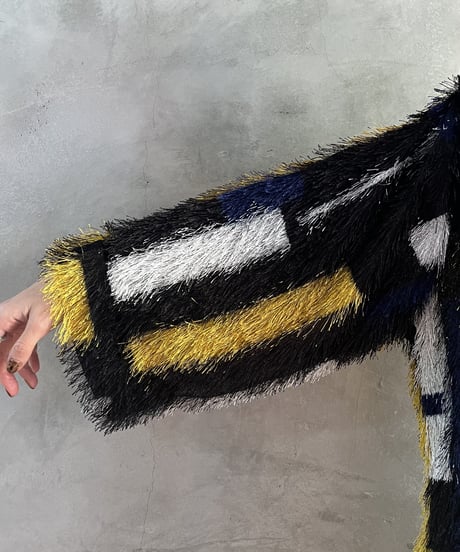 Pattern Design Shaggy See Through BKYE