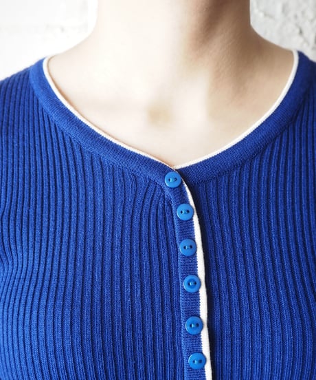 Many Button Line Knit  BL