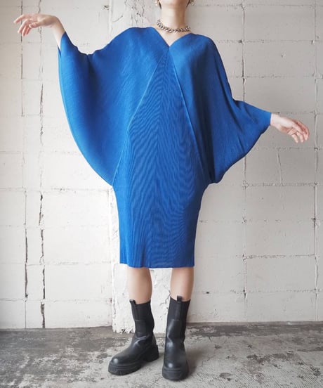 Dolman Sleeve Pleated Dress BL