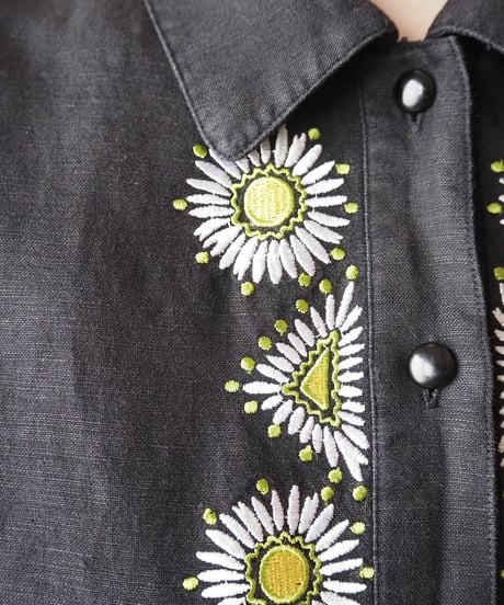 1980's Flower Embroidery Shirt BK