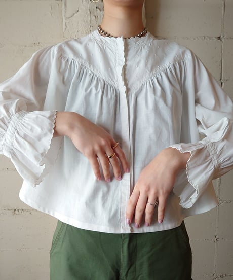 1940's Euro Collarless Embroidery Blouse WH