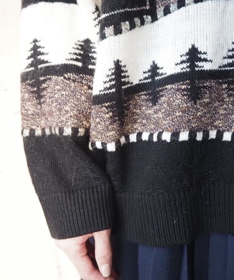 Switching Leaf Pattern Knit BK