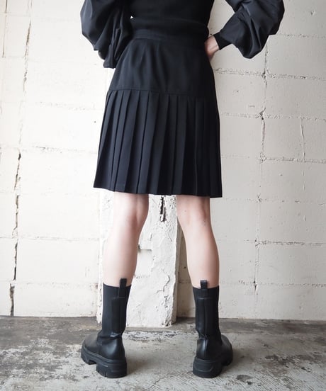 Front Button Medium Pleats Skirt BK