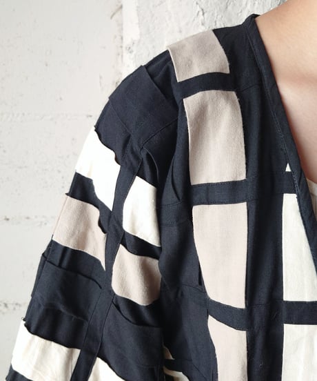 Volume Sleeve Tape Jacket BKWH