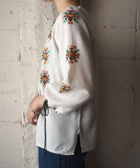 Vintage Embroidery Blouse WHGN