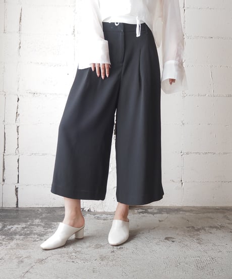 UNITED COLORS OF BENETTON Gaucho Pants BK