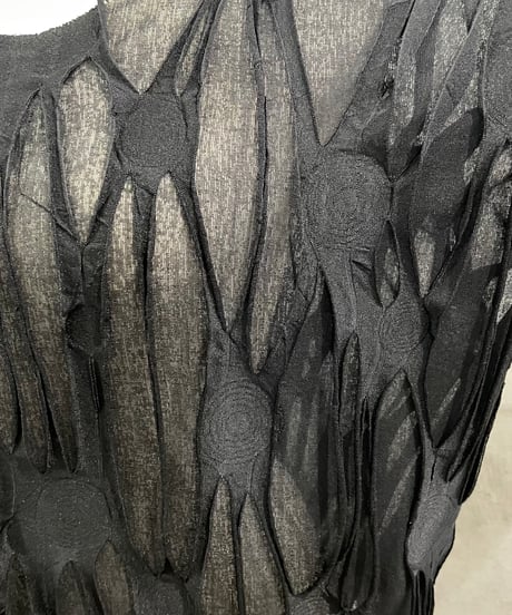French Sleeve Sheer Design Cut Sewn  BK