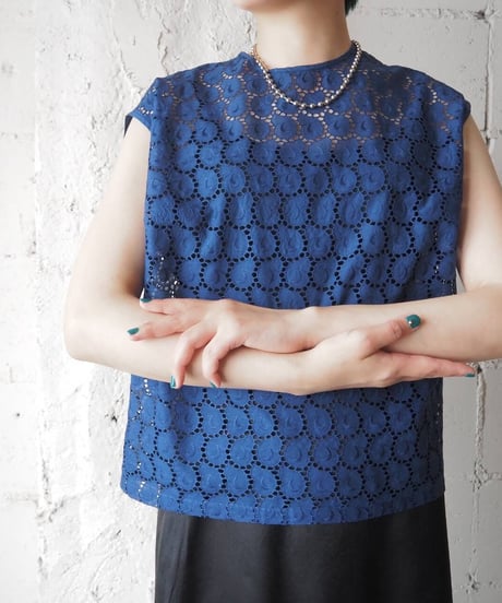 Sleeveless Front Lace Shirt BL