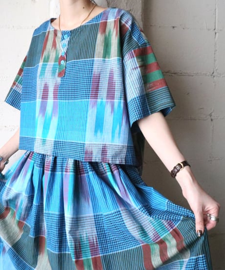 Short Blouse × Flared Skirt Setup BL