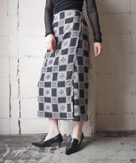 Geometric Pattern Wrap Skirt BKWH